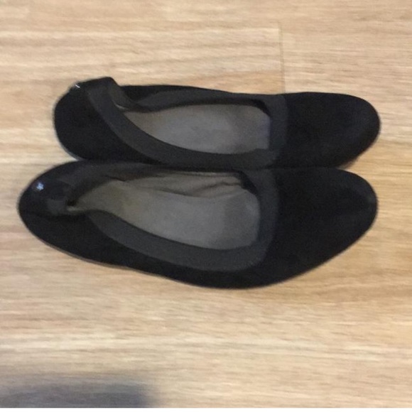 Stuart Weitzman ‘suede givable’ flats - Picture 3 of 7